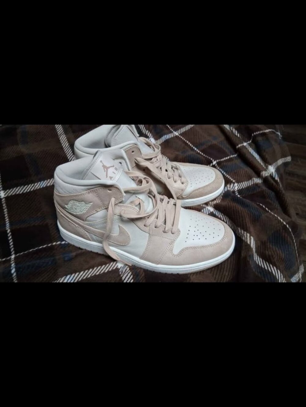 WMNS AIR JORDAN 1 MID SE - LIGHT BROWN / SAIL